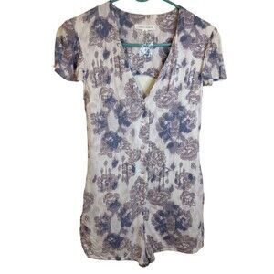 Honey Punch Romper Floral Cut Out Back Short Sleeve Button Front Pockets Small